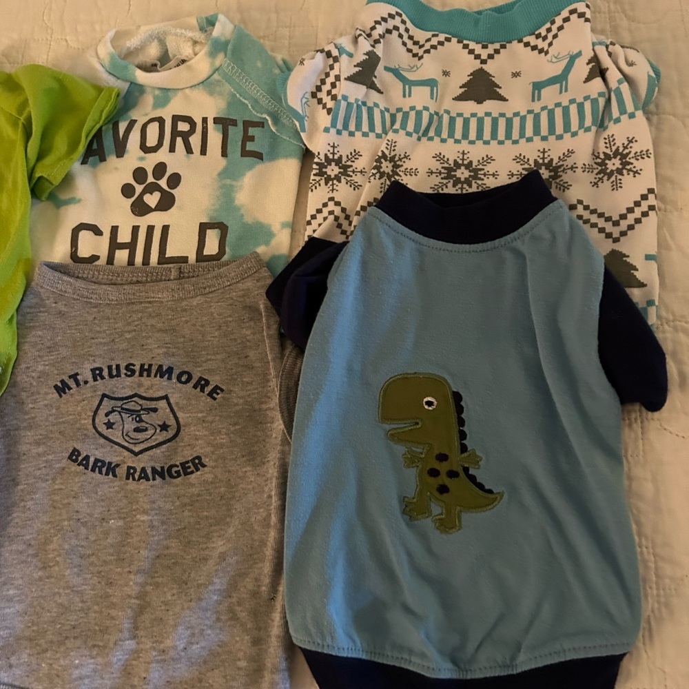 Dog tees small